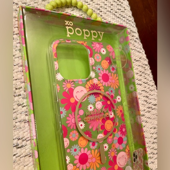 NWT! Poppy phone case protector for iPhone 13/12 Pro Max. Colorful, fun design. - Picture 4 of 14